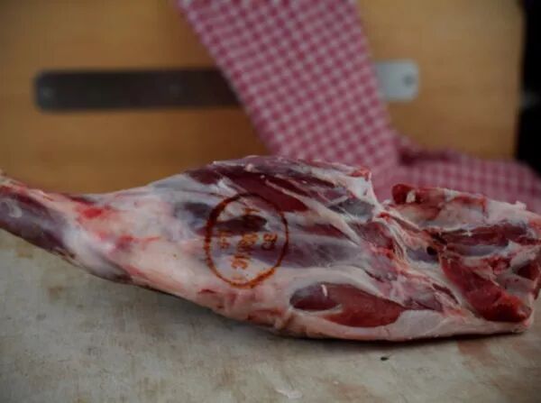 Gigot Raccourci d'Agneau Fermier (Environ 1,7kg)